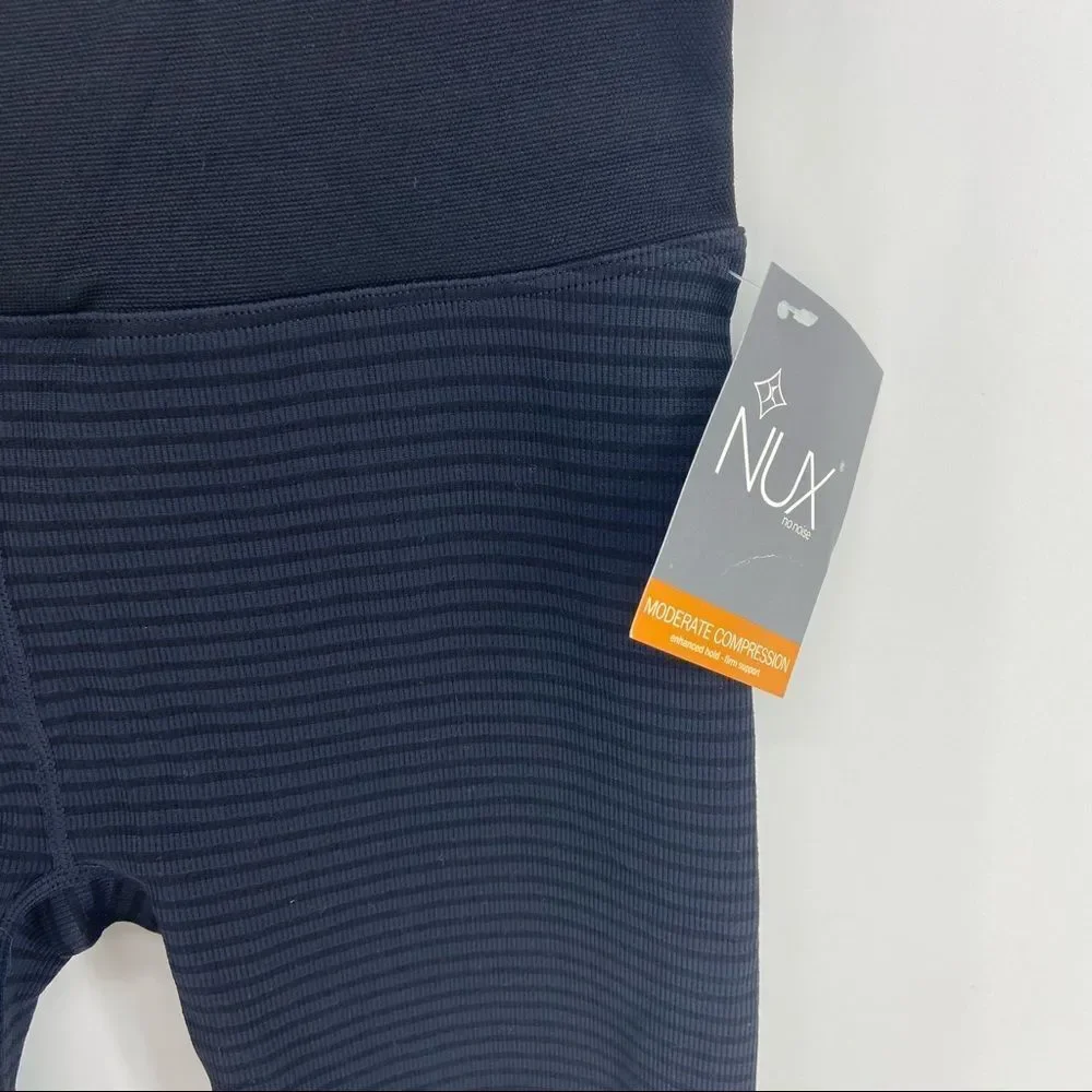 NUX Black gray striped cropped 3/4 Midrise compression legging NWT womens M